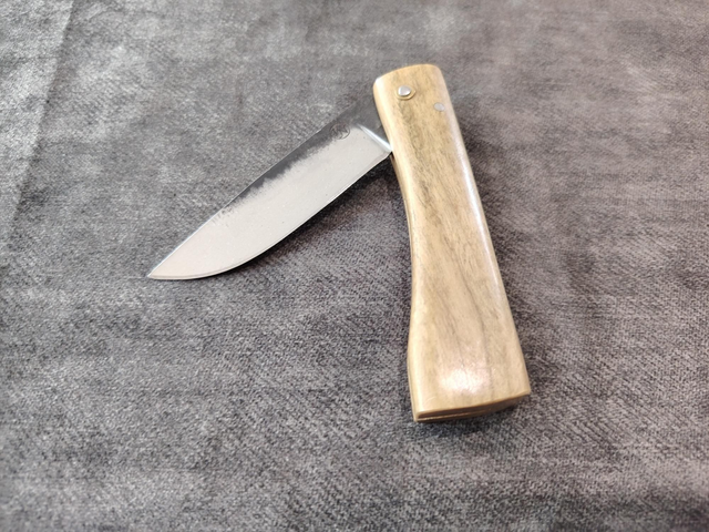 2 clous classique Molave n°26