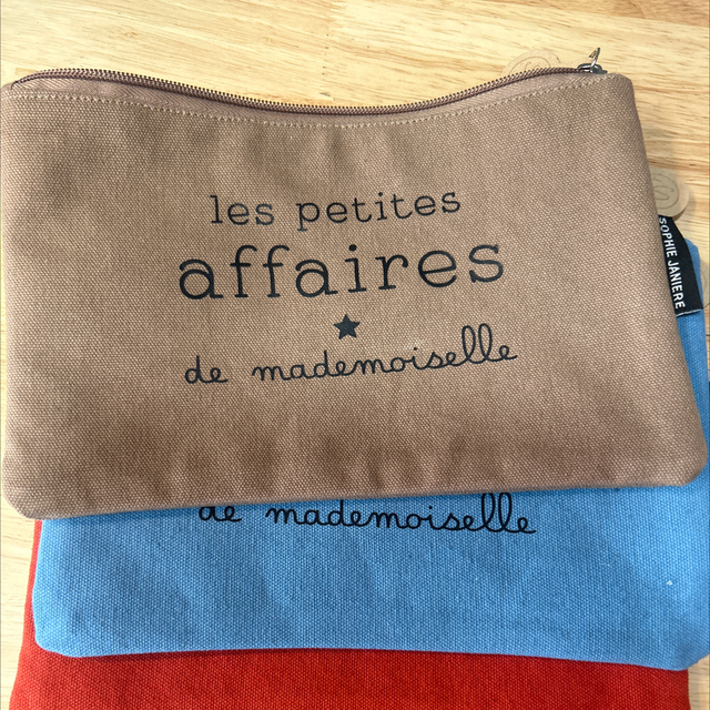 Trousse plate les petites affaires de mademoiselle 