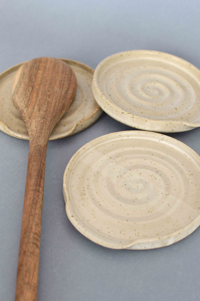 Spoon Rest Speckled Ivory Satin