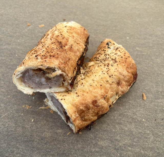 Lincolnshire Sausage Roll (Stilton &amp; Onion Chutney)