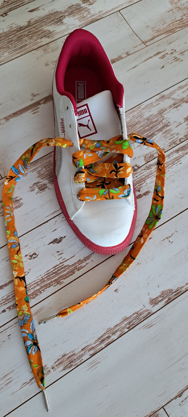 Lacets fleuris  moutarde 