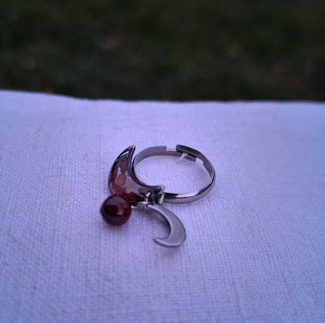 Bague argentée Lune ☾ Rouge