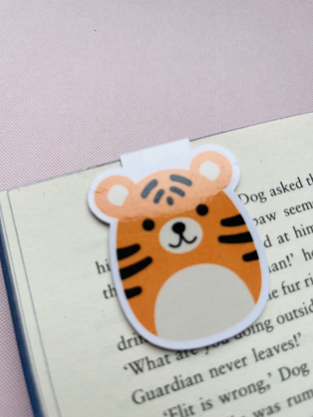 ‘Tiger’ Squish magnetic bookmark