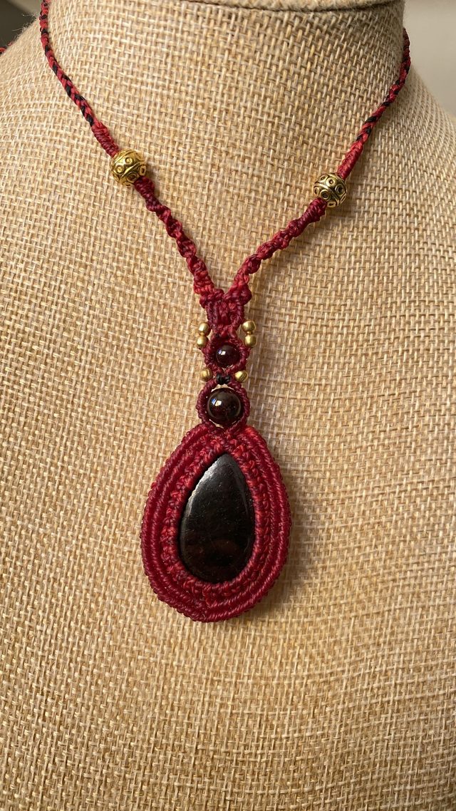 Collier ajustable Grenat