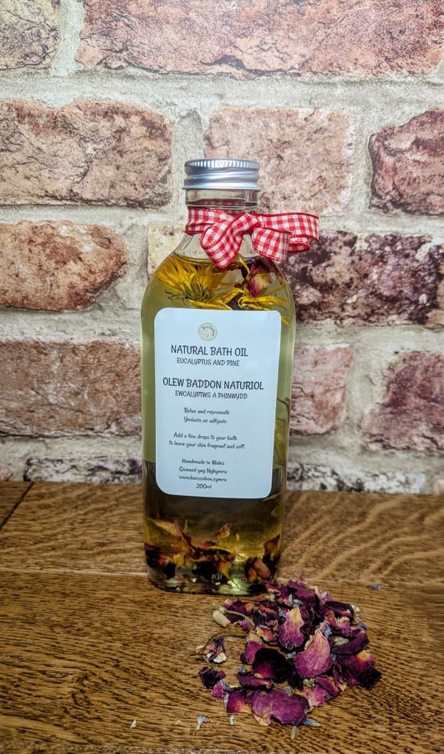 Bath Oil (Eucalyptus &amp; Pine)