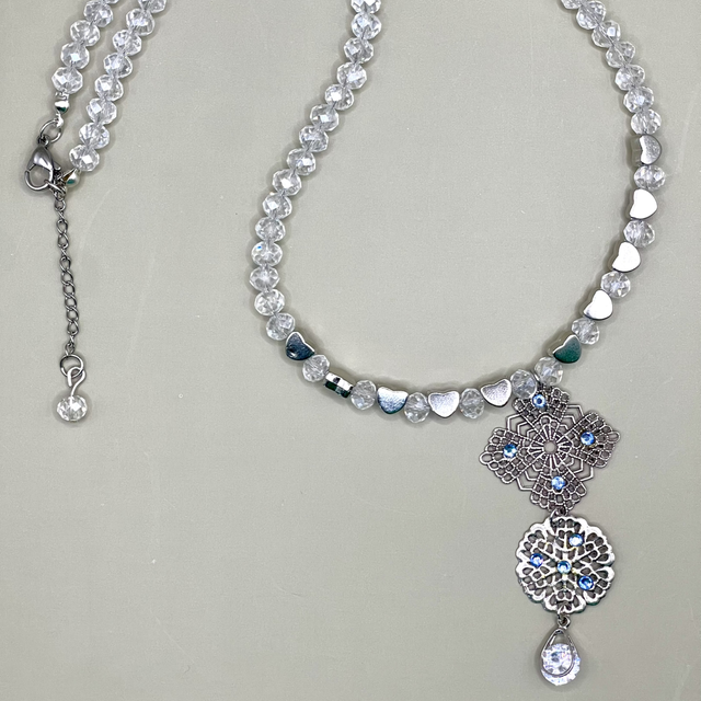 C48 - Collier perles verre pendentif acier inoxydable