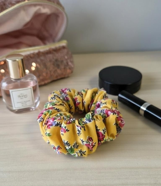 Chouchou fleuris jaune 