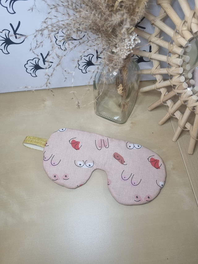 Masque de nuit boobs / vichy noir et blanc