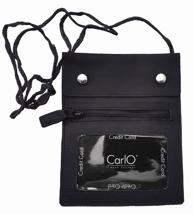 Brusttascherl im Reisepaßformat 