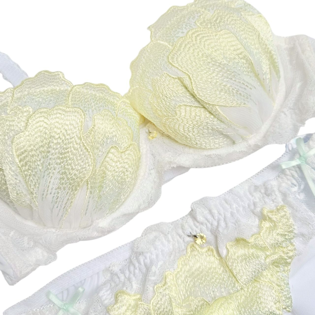 Mermaid white and yellow Japanese Bra + Underwear Set UK 32C  