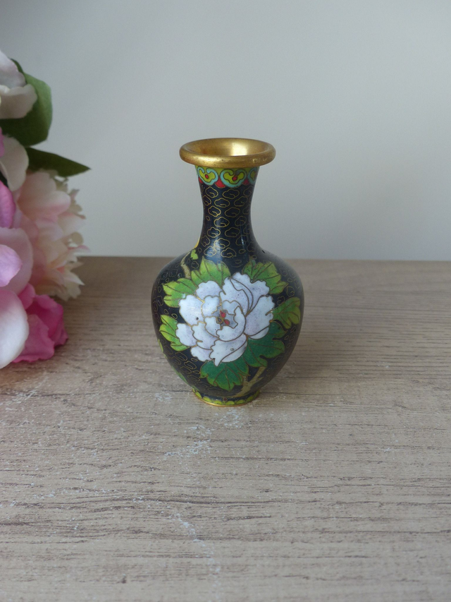 Petit vase noir en laiton cloisonné, vase miniature artisanal décor floral pivoine, décoration style asiatique pour salon chambre vitrine