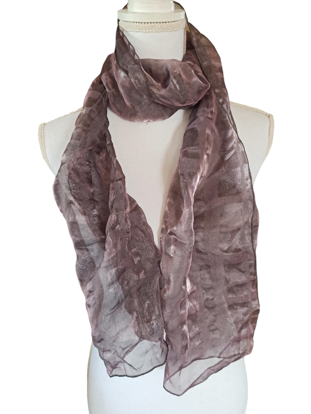 Écharpe transparente 