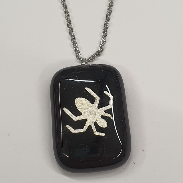 Black and silver spider pendant 