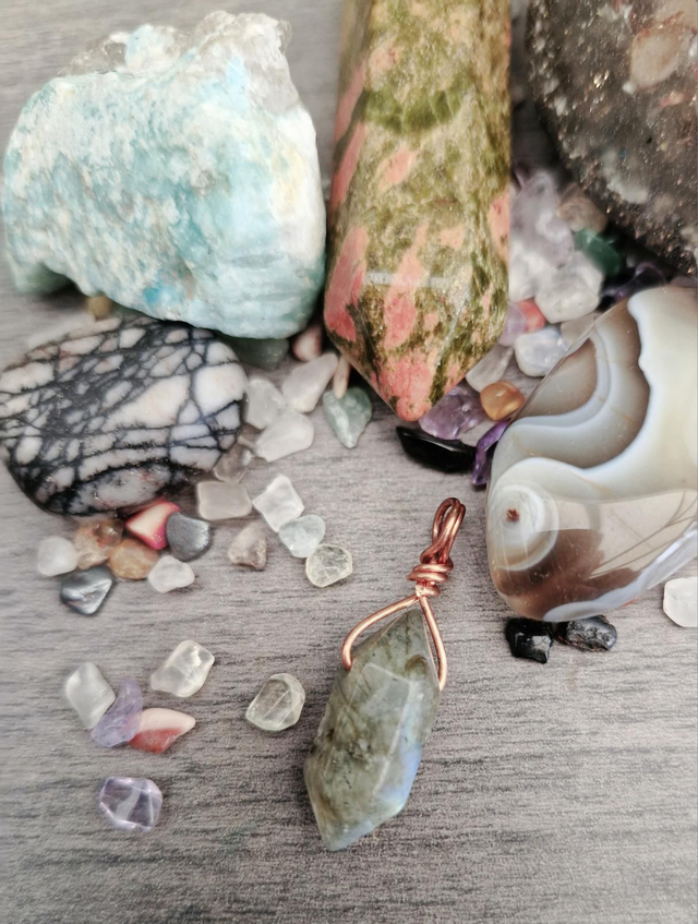 Labradorite pendant small 