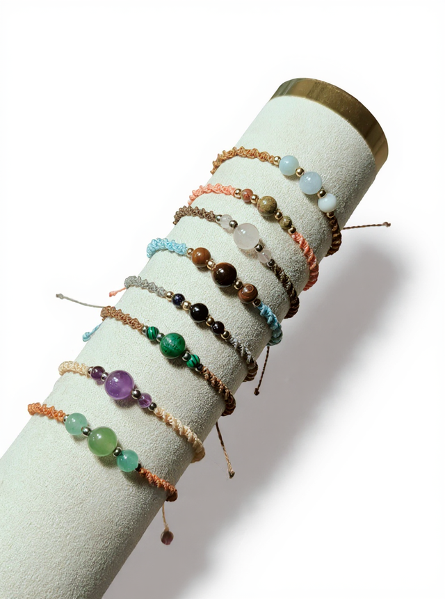 Bracelet 3 perles naturelles en micro-macramé