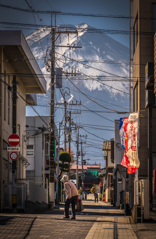 Wisdom Walks Below Mount Fuji