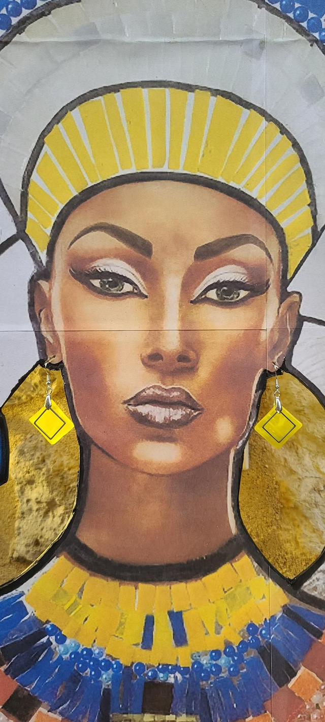 Boucles d'oreilles jaunes. Numéro 8