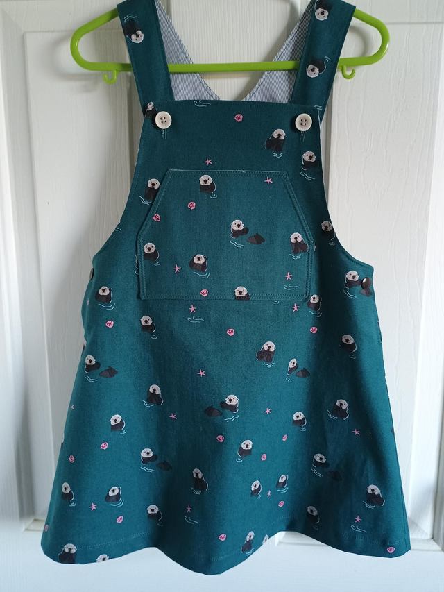 Pinafore dress - 3 yrs (98 cm).   Sea otters