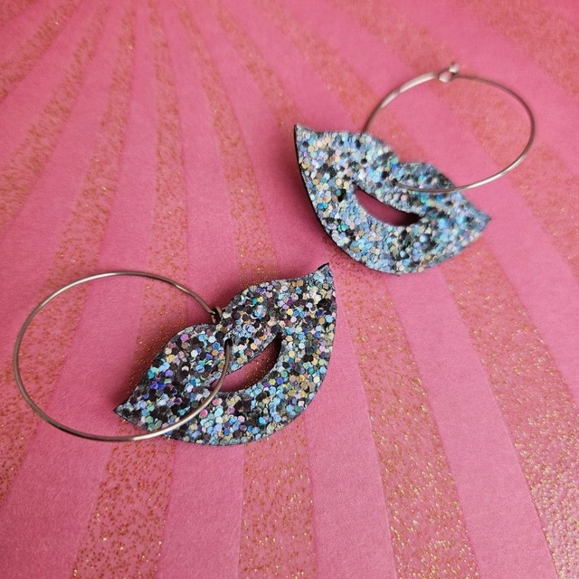 BO en cuir &amp; paillettes &quot;Kiss Kiss&quot;