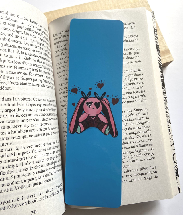 MARQUE PAGE &quot;LAPIN ROSE GOTH&quot;