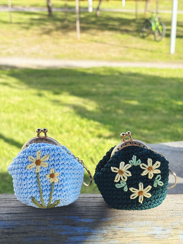 Lily Flower Pattern Coin Purse