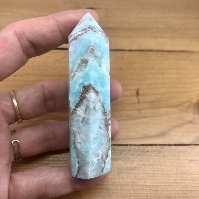 Obélisque Aragonite bleue AA semi polie