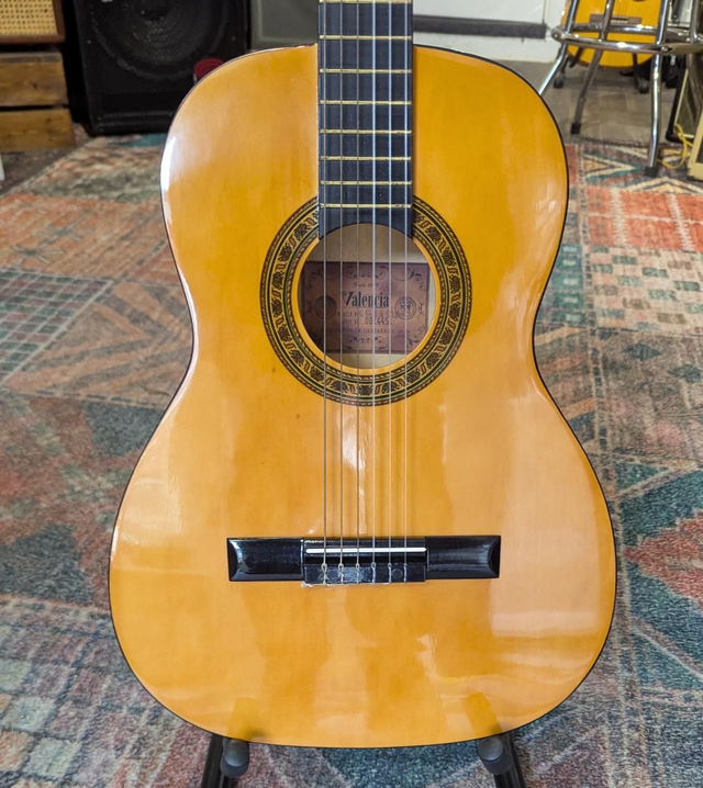 Valencia 3/4 classical guitar 