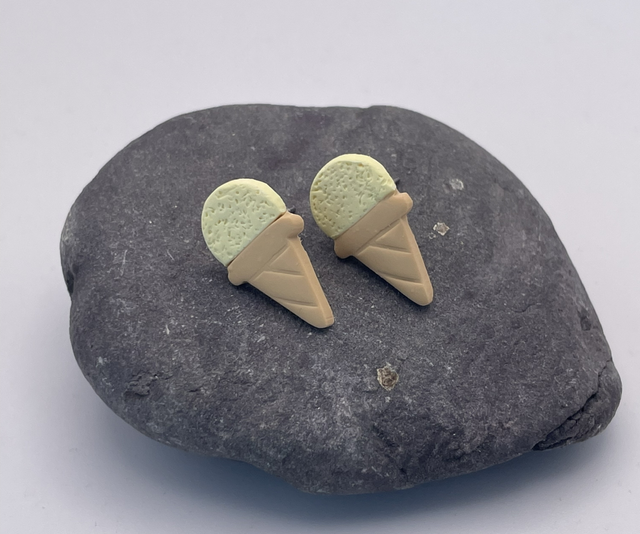 Vanilla ice cream studs