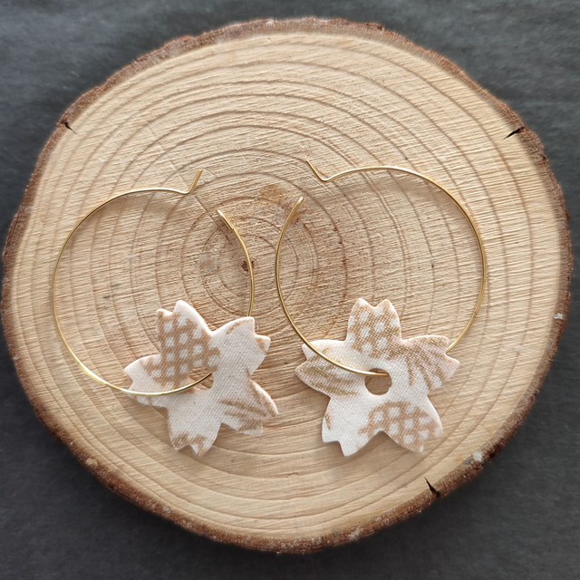 Les "Fleurs tissu-simili" interchangeables