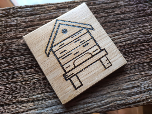 Oak coaster - Beehive