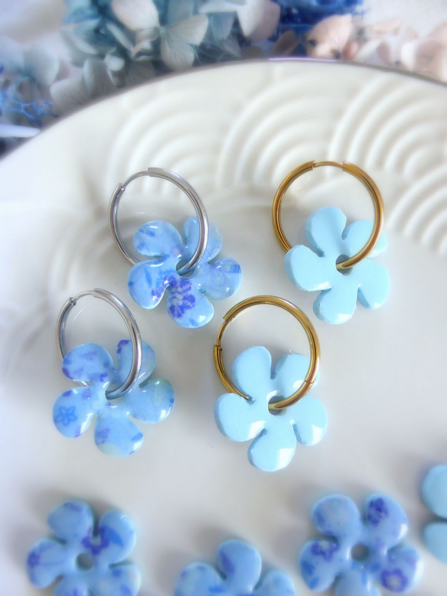 Perles fleurs bleues fleuries - Mix & Boucles