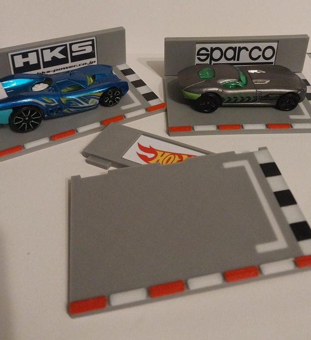 Race track display for 1:64 scale/hotwheels style car