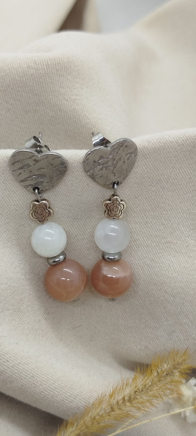 Clous d&#039;oreilles en pierres naturelles de 8 et 10 mm (pierre de lune, pierre de soleil)