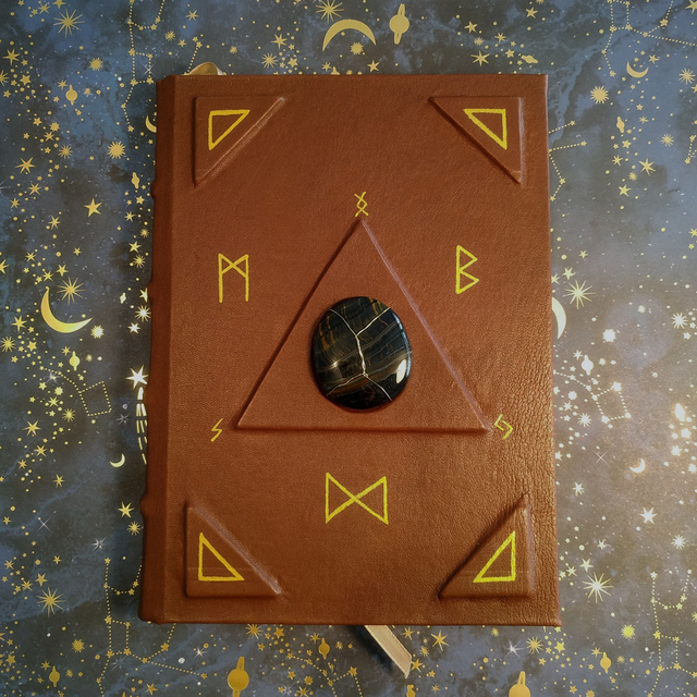Grimoire cuir "Oeil de Faucon"