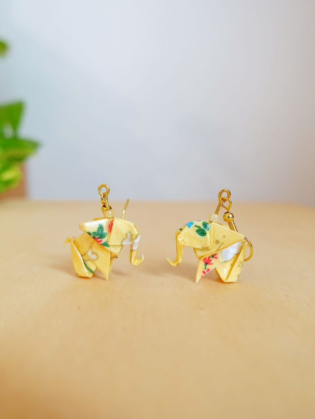 Origami Eléphant / Papier japonais washi / Jaune / Bijou japonais origami / Boucles d&#039;oreilles /
