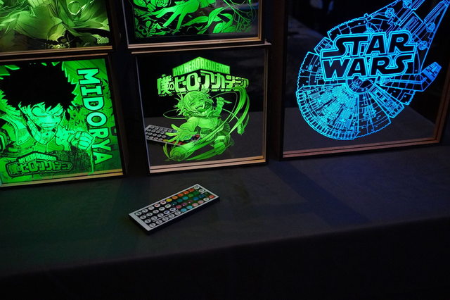 Cadre miroir gravé avec LED RGB- gravure personnalisée miroir interchangeable