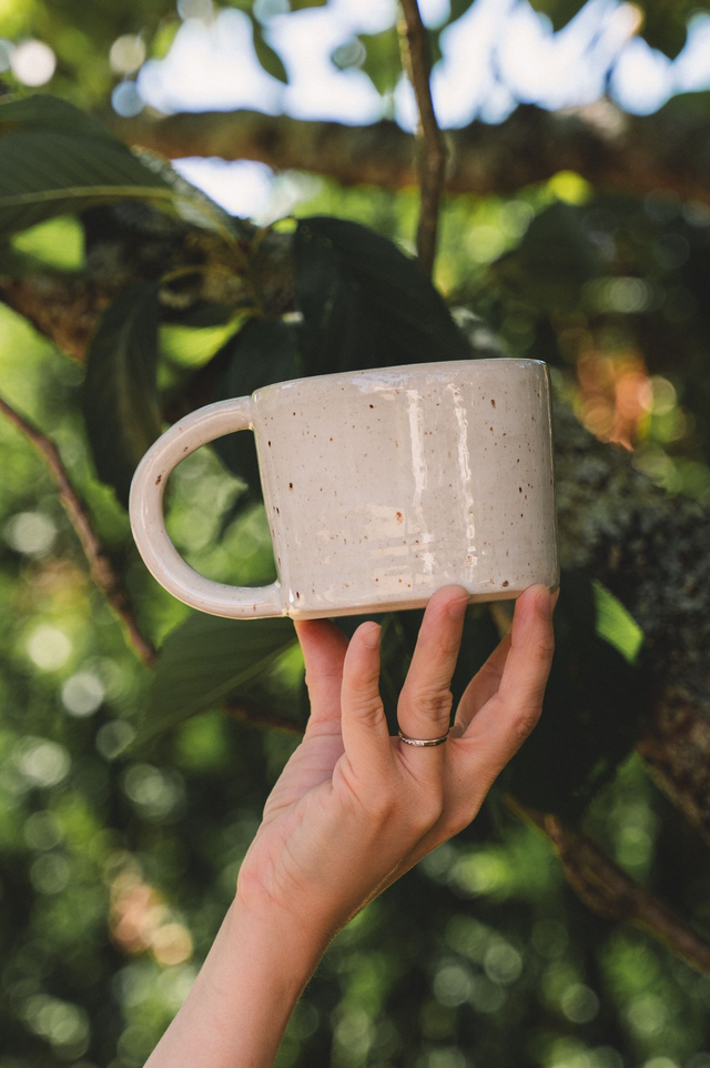 Grand mug blanc tacheté 🤍