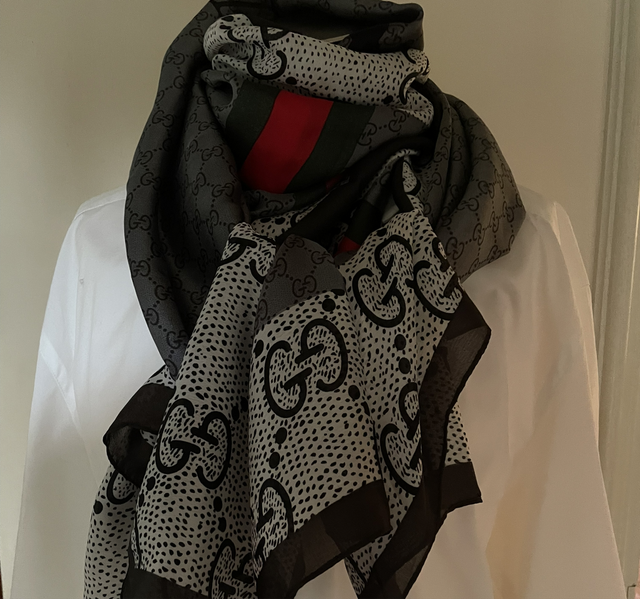 Sjaal 90 x 180cm rood, wit, grijs , zwart