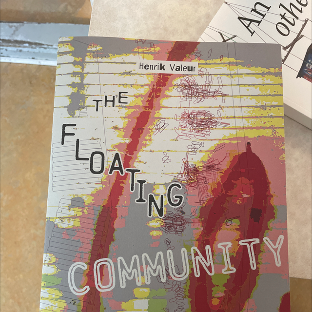 Floating Community - Henrik Valeur
