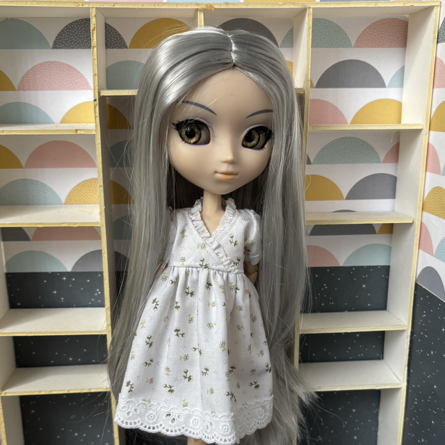 Wig perruque sans frange longue grise 