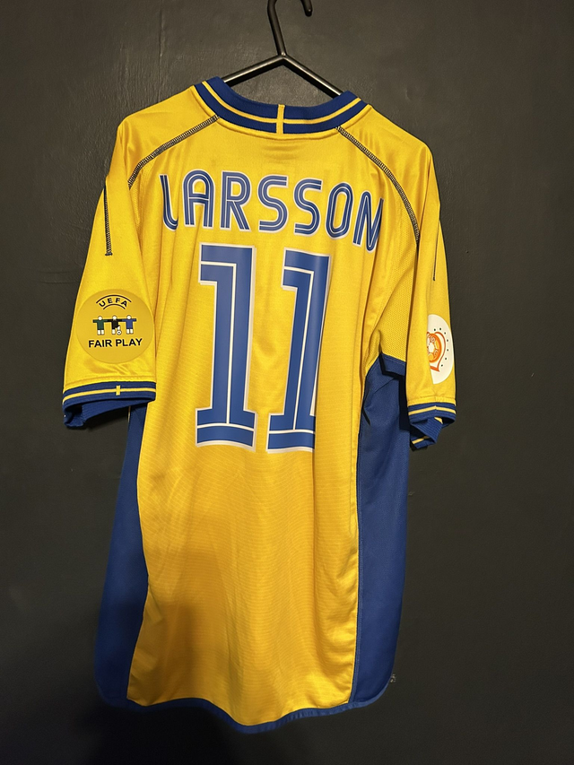 (L) Sweden 2004 Home / LARSSON 11