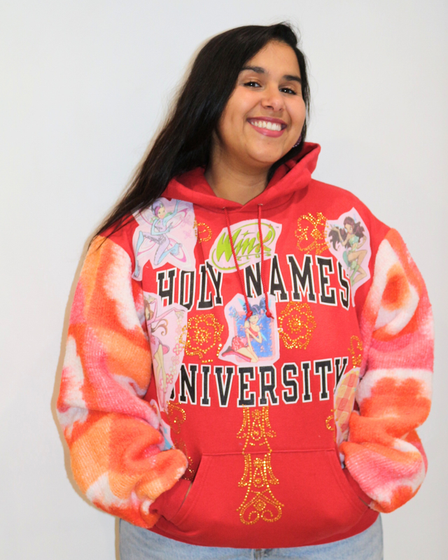 ✨ Pull vintage upcyclé à capuche – Édition Winx Club ✨