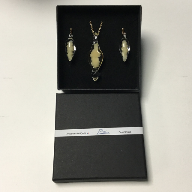 Parure pendentif et boucles d’oreilles réf PA 027