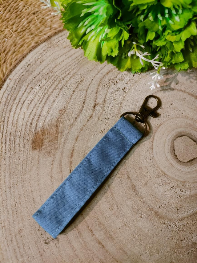 Porte clé uni bleu sombre - Personnalisable 