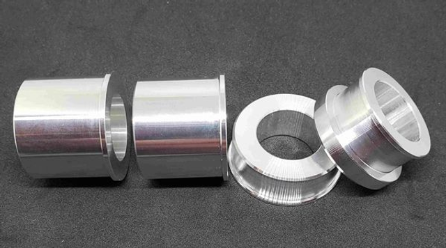 TRIUMPH BONNEVILLE BOBBER & T120 2016 - CAPTIVE WHEEL SPACERS FULL SET.