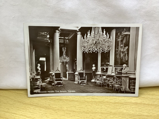 The Mansion House , The Saloon - London - Vintage Unbranded Postcard Our Ref A130 - £3.50