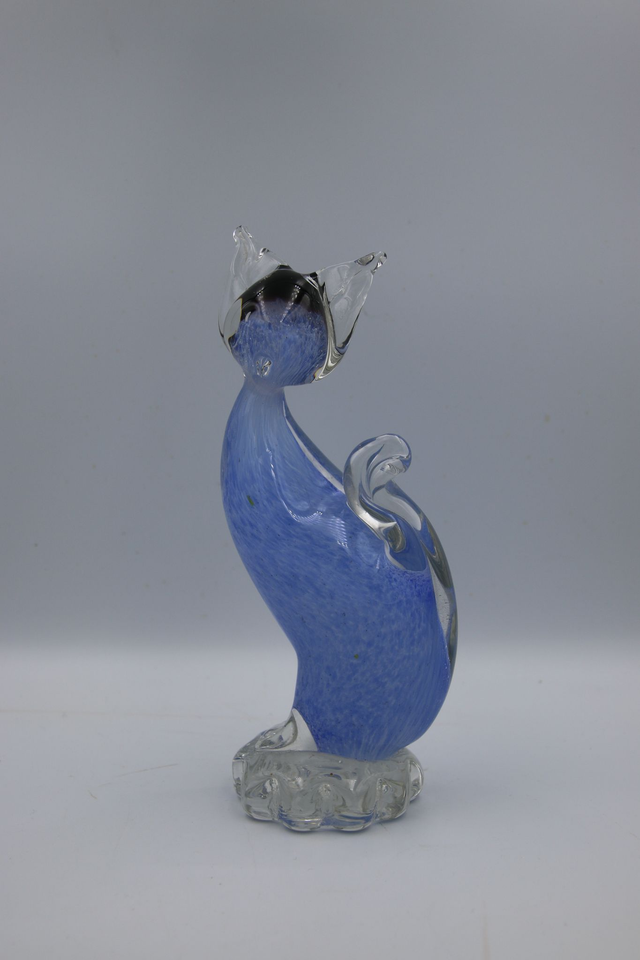 Chat verre bleu