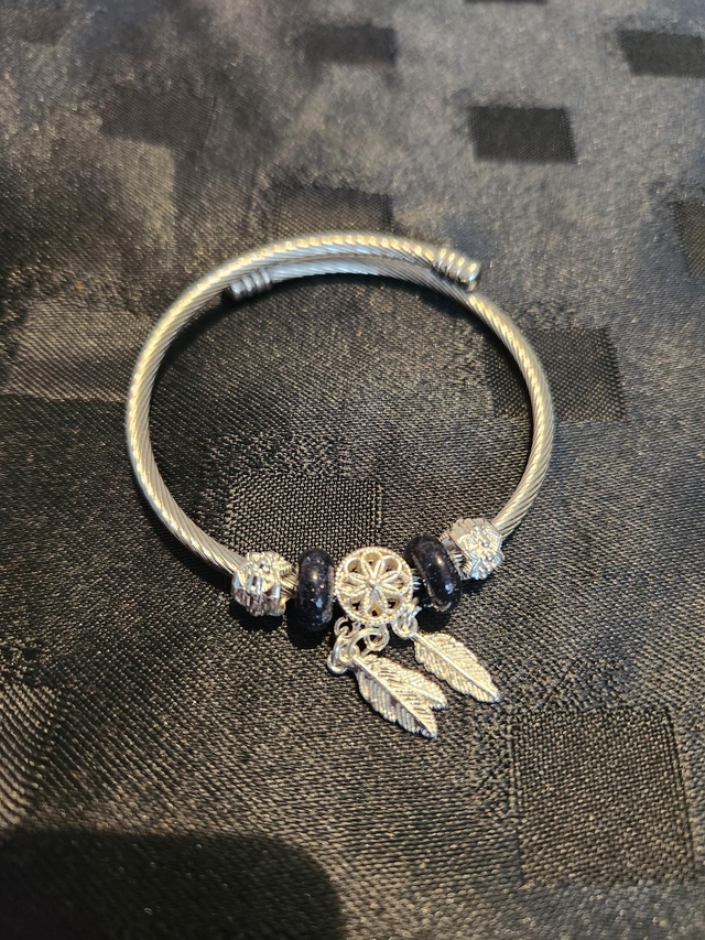 Bluestone and dreamcatcher bracelet 