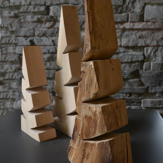 Cut-out-Baum – moderner Weihnachtsbaum aus Massivholz