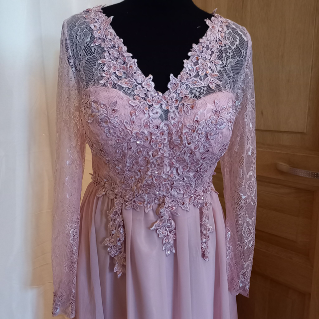 Robe de soirée longue avec manches en dentelle vieux rose